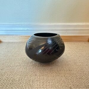 Mata Ortiz Lidia R C Iron Wood Pottery